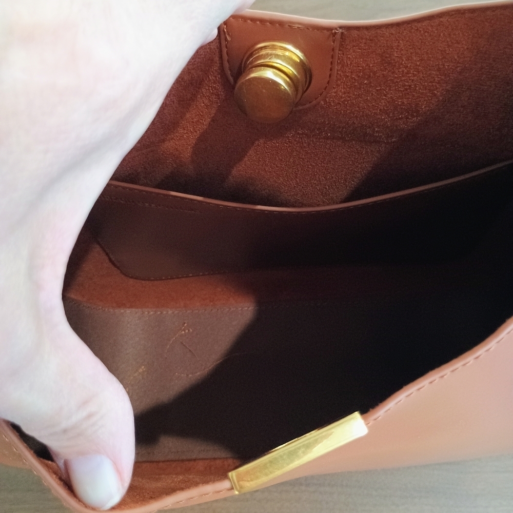 Amazon Essentials Tan Shoulder Bag - Picture 7 of 8